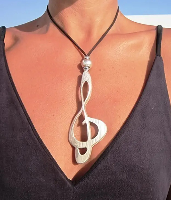 SCRATCH METAL CHUNKY MUSIC NOTE PENDANT NECKLACE