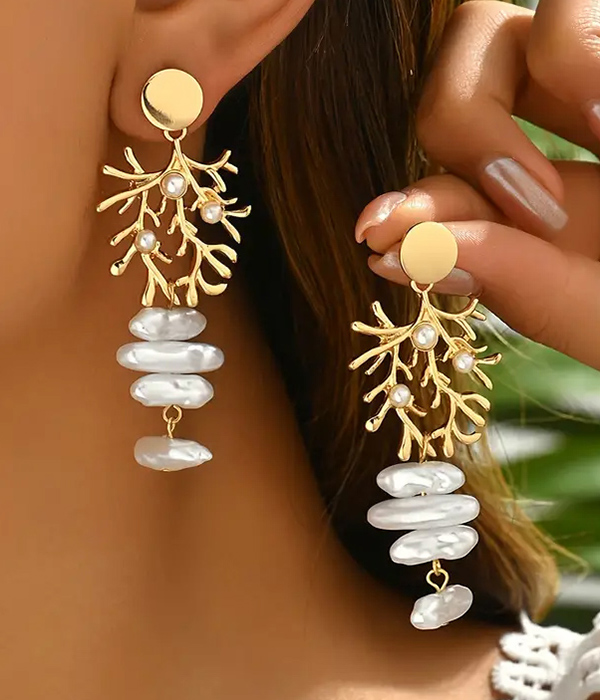 Natural shell and coral theme earring