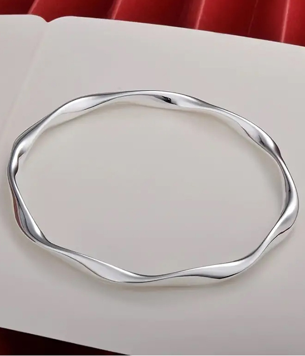 Metal wave bangle bracelet