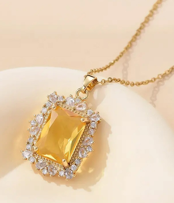 Cubic zirconia pendant necklace