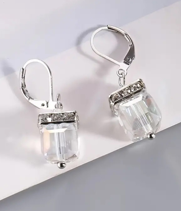 Cubic zirconia dangle earring