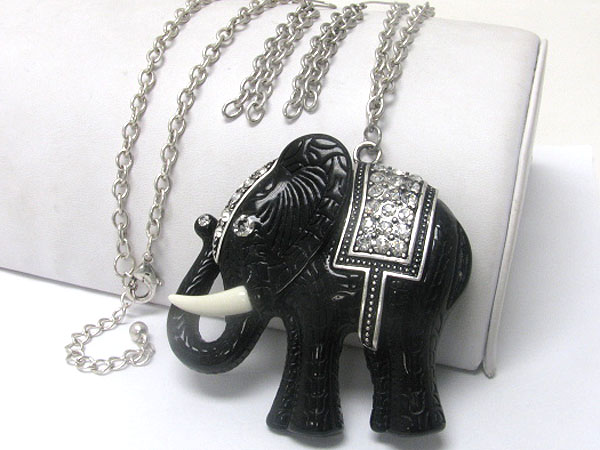 Crystal deco 3d formica elephant pendant necklace and earring set