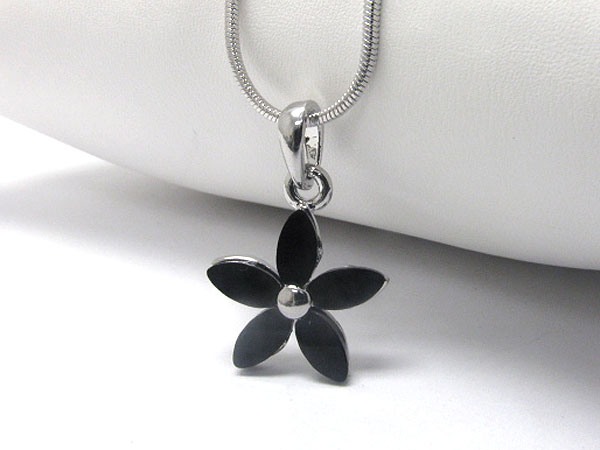 Made in korea whitegold plating jet glass deco flower pendant necklace