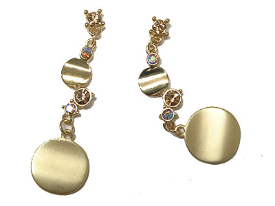 Waved metal disk drop earring