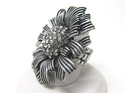 Crystal deco metal flower stretch ring