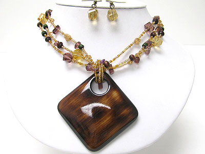 Wood look large acryl pendant and multi row mixed beads necklace set 