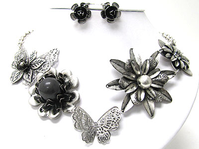 Metal filigree flower and butterfly link long chain neckalce set