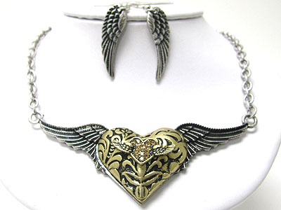 Metal textured heart and wing link necklace set