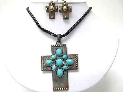 Turquoise and metal stud patina cross pendant neckalce set