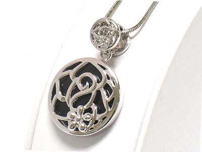 Crystal double side rose filigree onyx inside pendant necklace