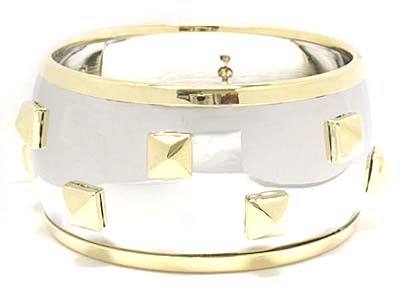 Gold plating hobnailed metal bangle