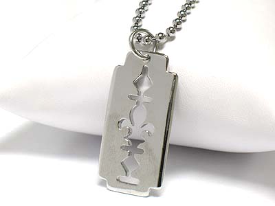 Metal razor shape pendant necklace