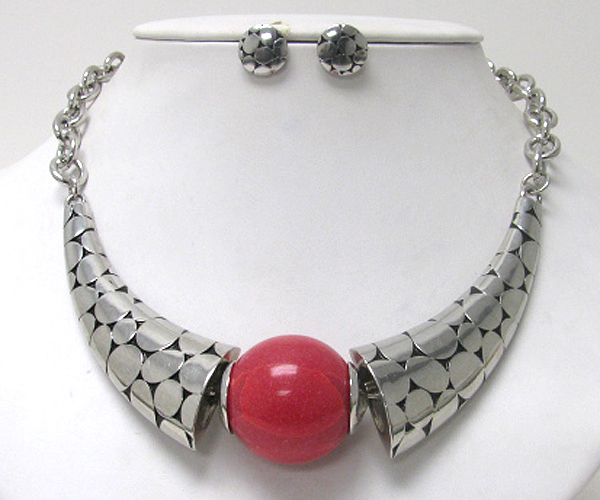 Coral stone and casting metal bar choker set