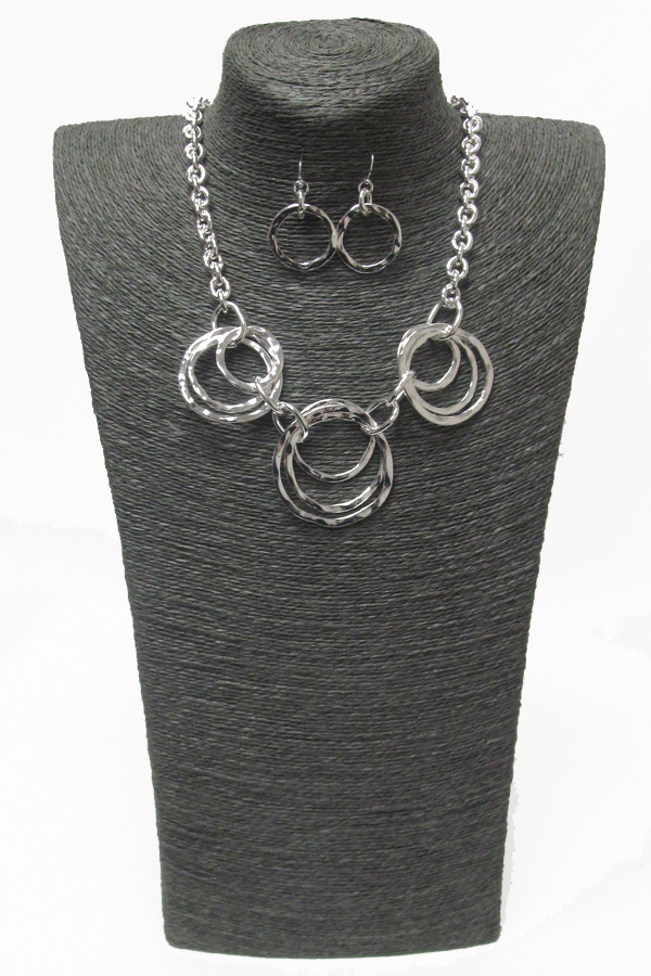 Hammered round metal link necklace set