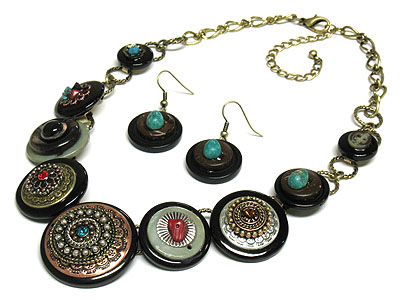 Multi crystal and stone deco button link necklace set