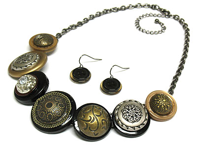 Multi metal deco button link necklace set