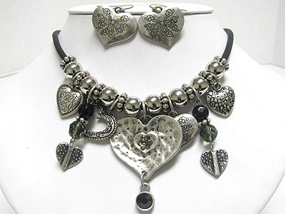 Antique look textured metal heart dangle cord back necklace set