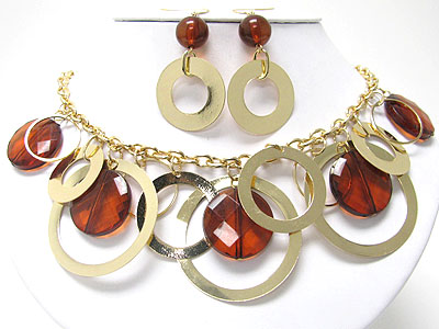 Facet round acryl stone and metal circle drop necklace set