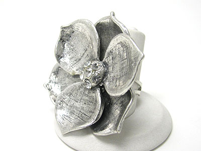 Crystal stud scratch metal flower adjustable size ring