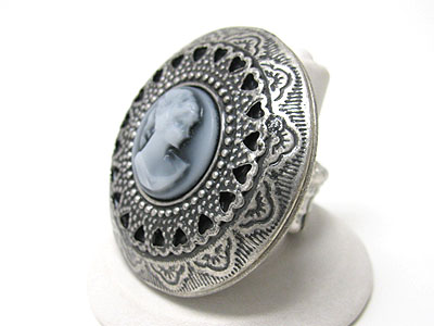 Cameo and metal filigree large round locket stretch ring