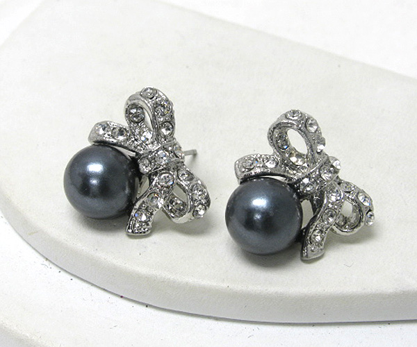 Crystal ribbon and pearl earring