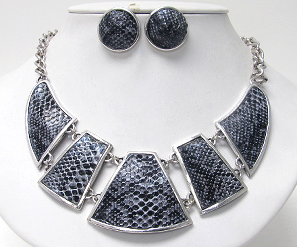 Animal print multi metal link necklace earring set