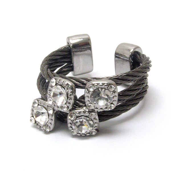 Crystal plate and metal rope ring