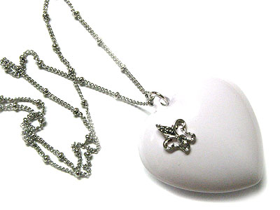 Acryl puffy heart neckalce - fleur de lis deco