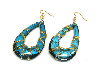 Acrylic and metal deco earring 