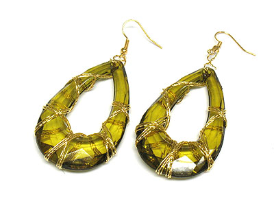 Acrylic and metal deco earring