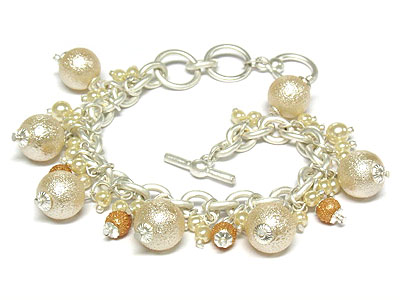 Matt silver pearl beads and metal beads dangle chain bracelet