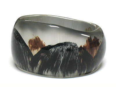 Art work waved acryl bangle