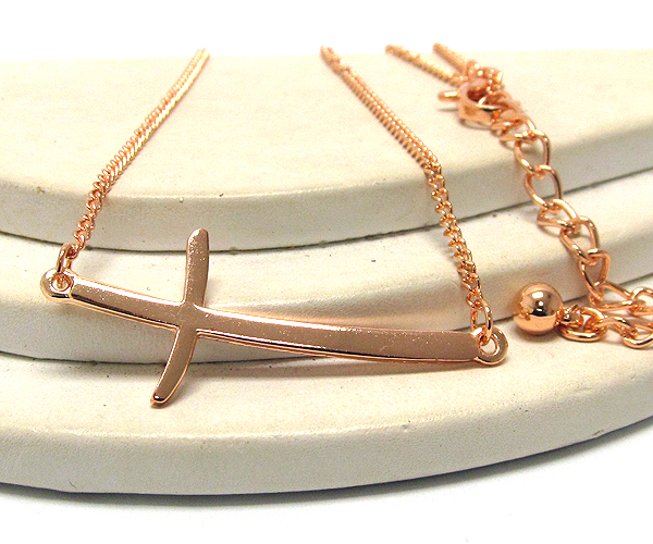 Plane curved cross drop chain necklace 