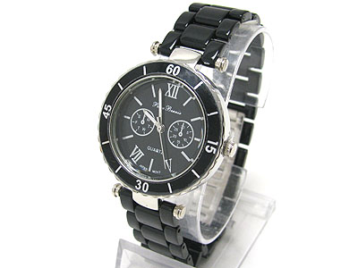 Round face fashion metal band watch