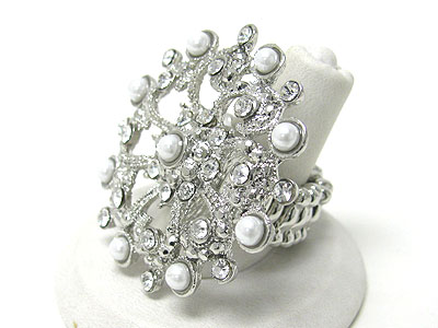 Crystal and pearl beads flower stretch ring