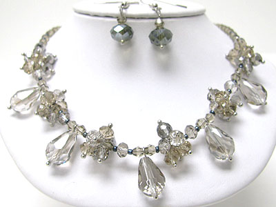 Crystal cut facet glass cluster and tear drop link necklace set