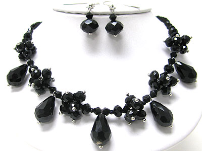 Crystal cut facet glass cluster and tear drop link necklace set