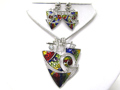 Metal epoxy art work triangle pendant chain necklace set