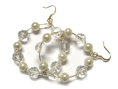 Pearl and glass beads hoop earring - hoops