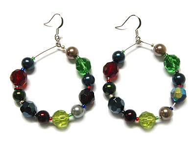 Pearl and glass beads hoop earring - hoops