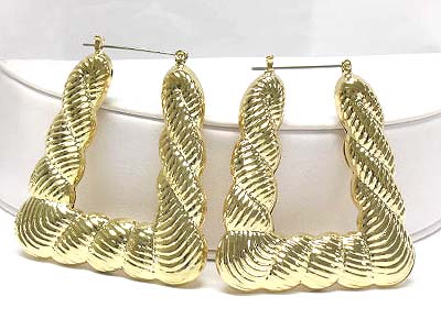 Twist metal angulate shape hoop earring  - hoops