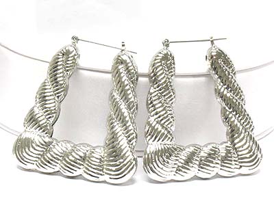 Twist metal angulate shape hoop earring  - hoops