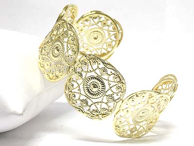 Abstract pattern filigree metal bangle 