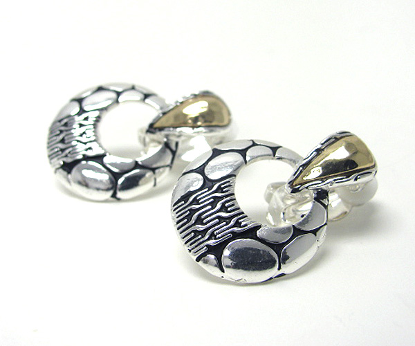 Designer pattern metal disk earring