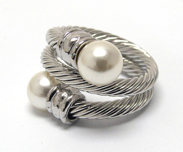 Three row wired coiled end two pearl stretch ring