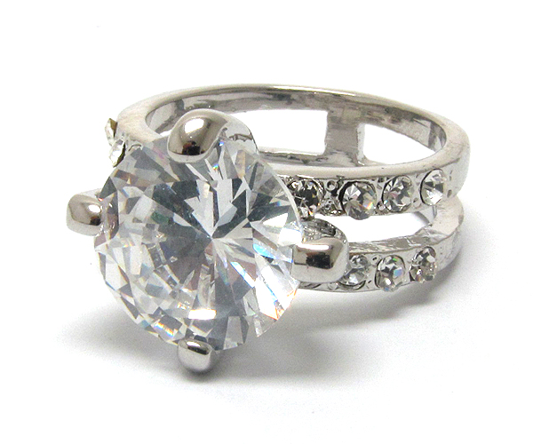 Round cubic zirconia engagement style ring 