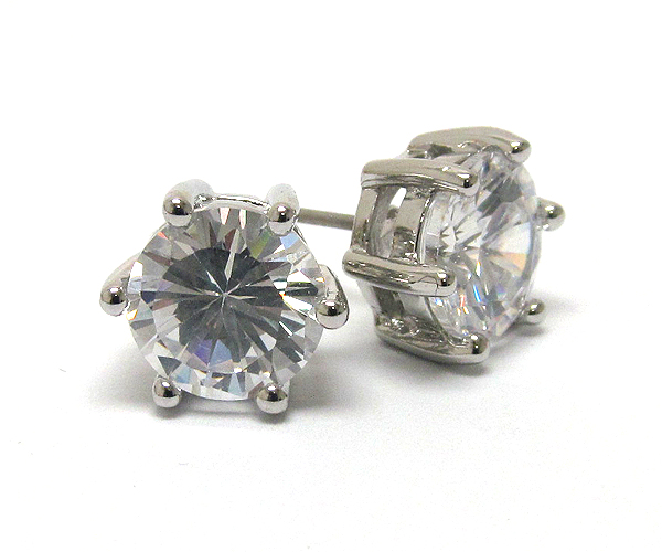 Round cubic zirconia earring 