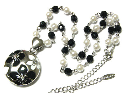 Epoxy flower round pendant and pearl beads necklace