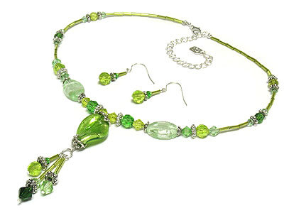 Multi glass beads necklace and earrign set