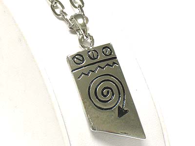 Simple scroll pettern metal pendant necklace